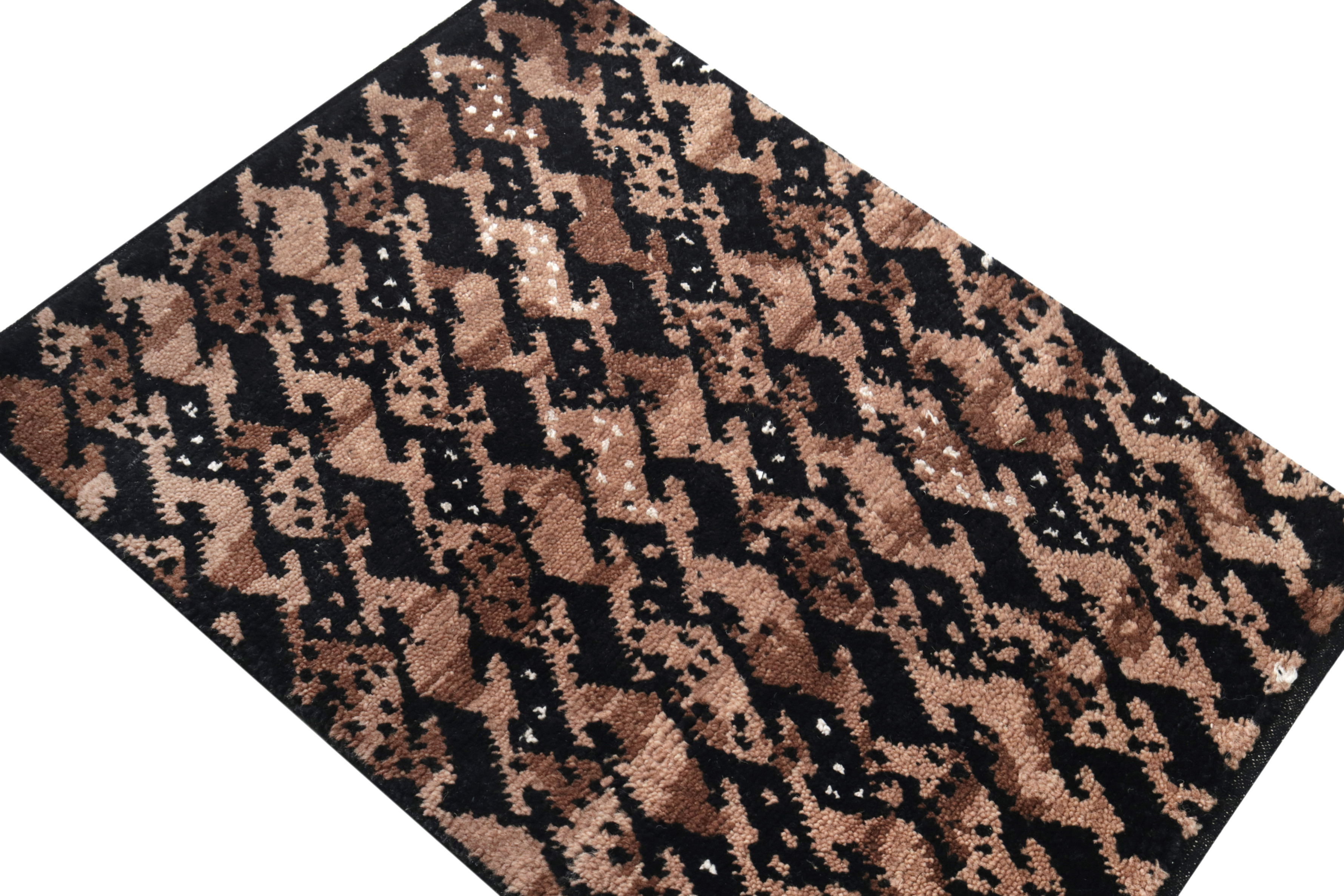 Contemporary Gift-Sized Rug