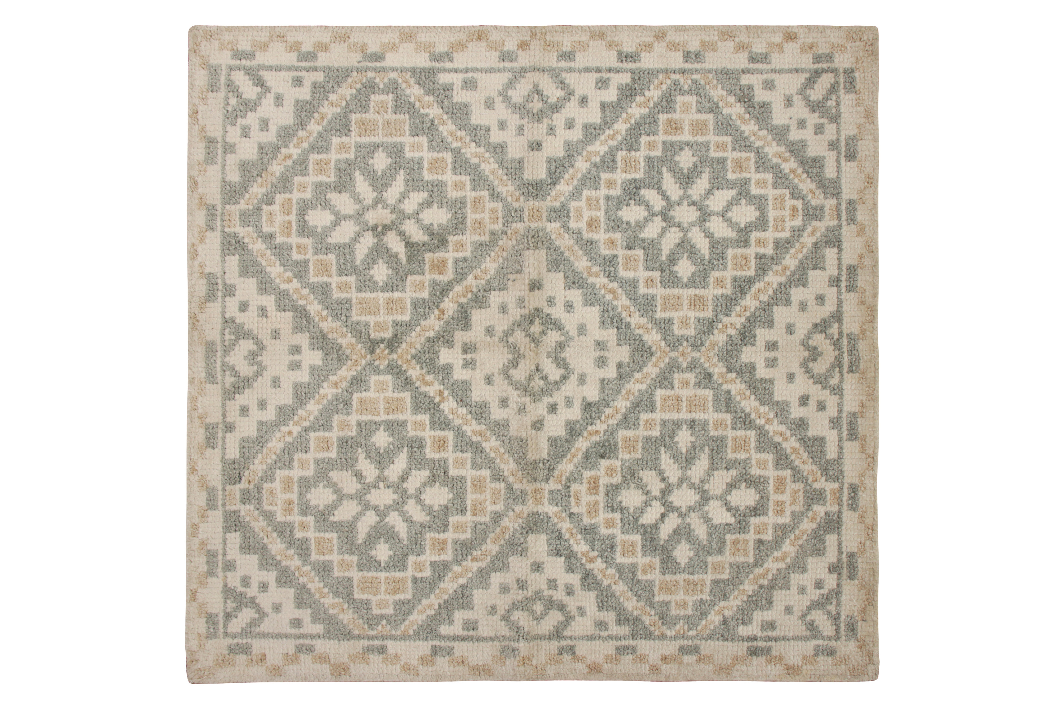 Classic Gift Sized Square Rug
