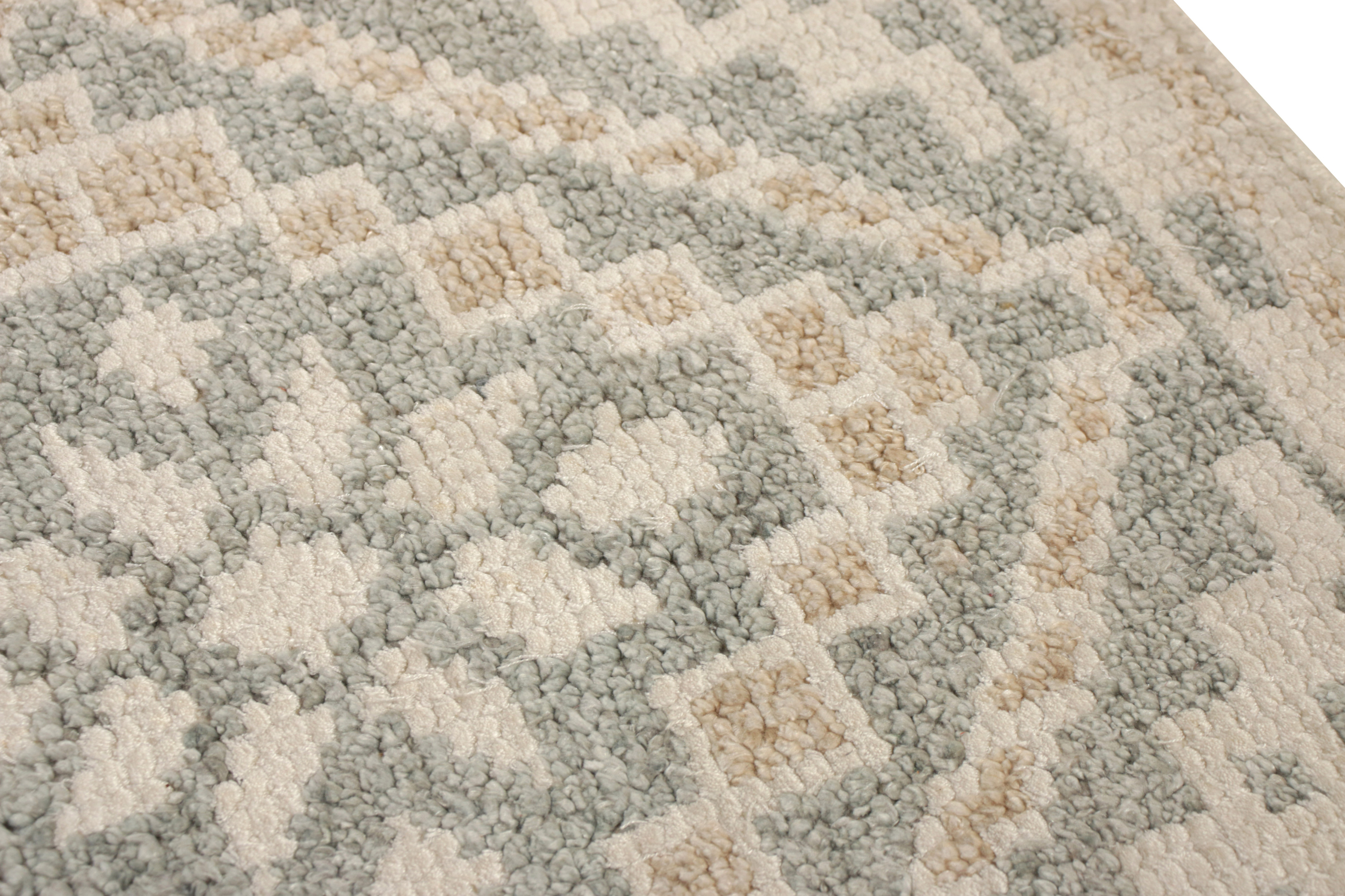 Classic Gift Sized Square Rug