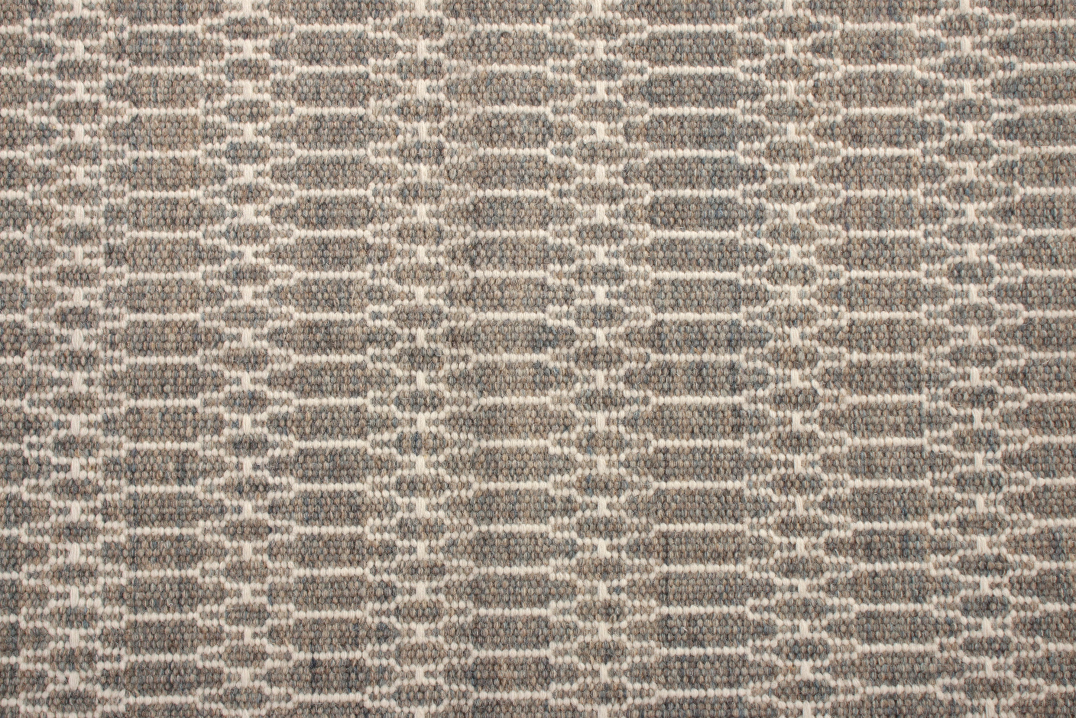 Contemporary Gift-Sized Flatweave Rug