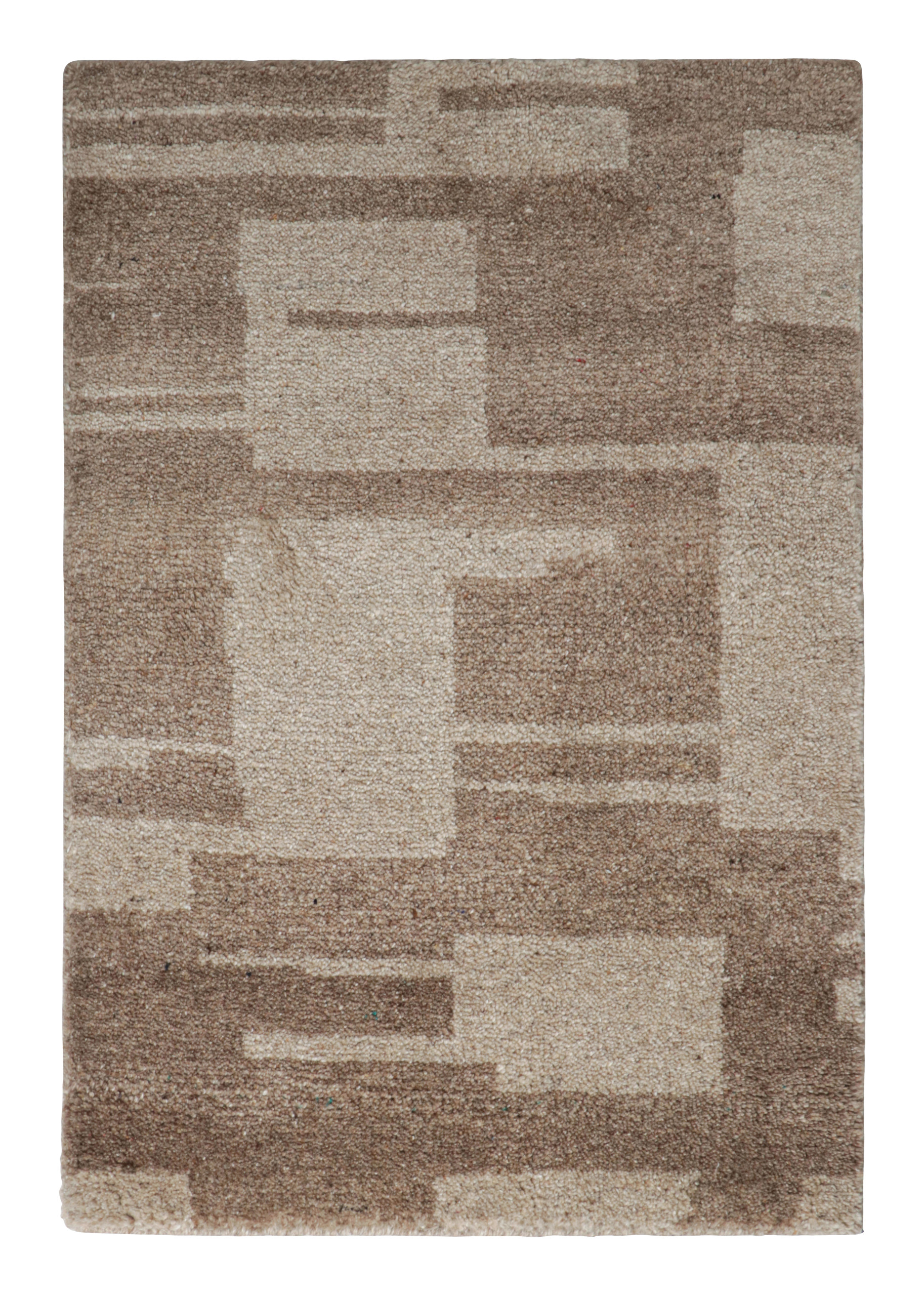 Contemporary Gift-Sized Rug