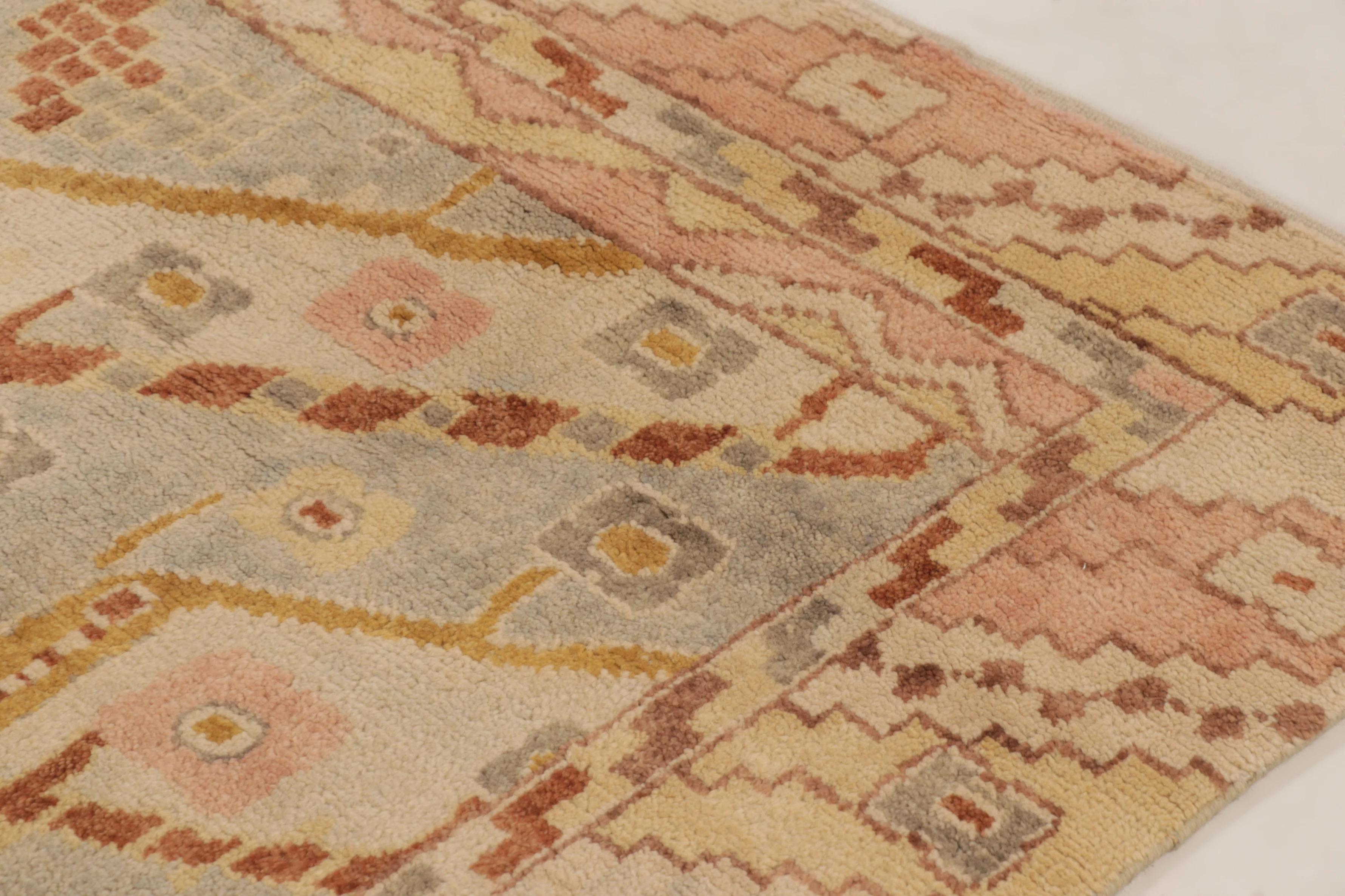 Modern Classics Oushak Floral Rug