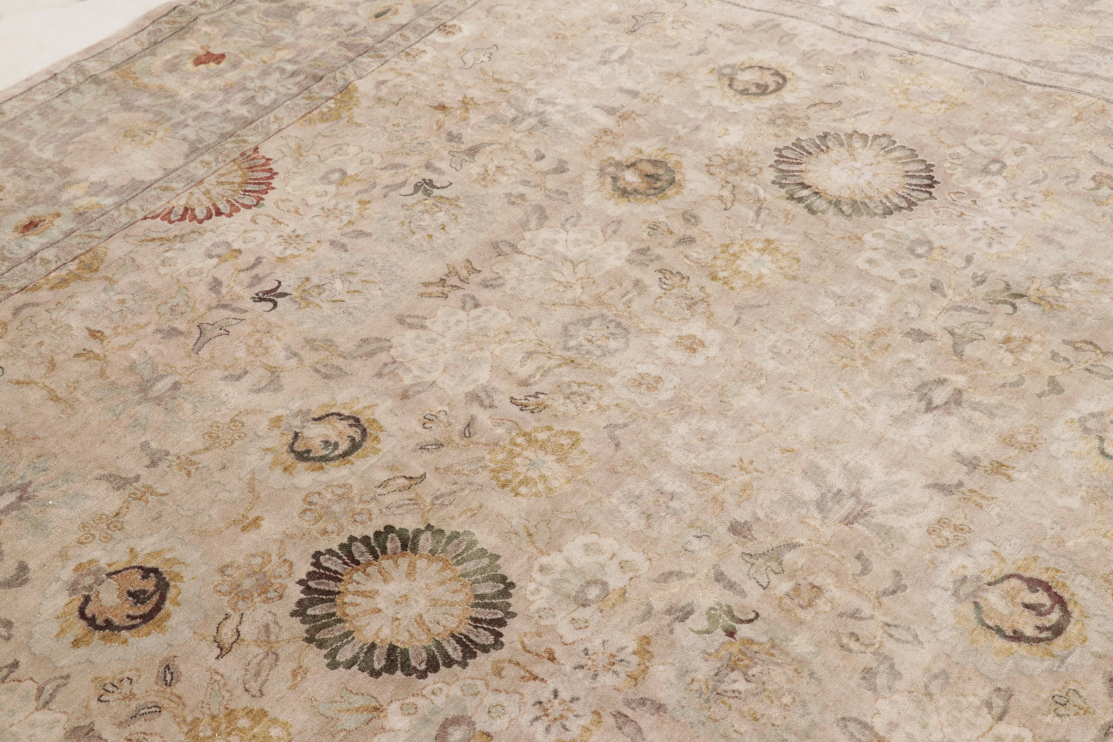Modern Classics Floral Oushak Rug