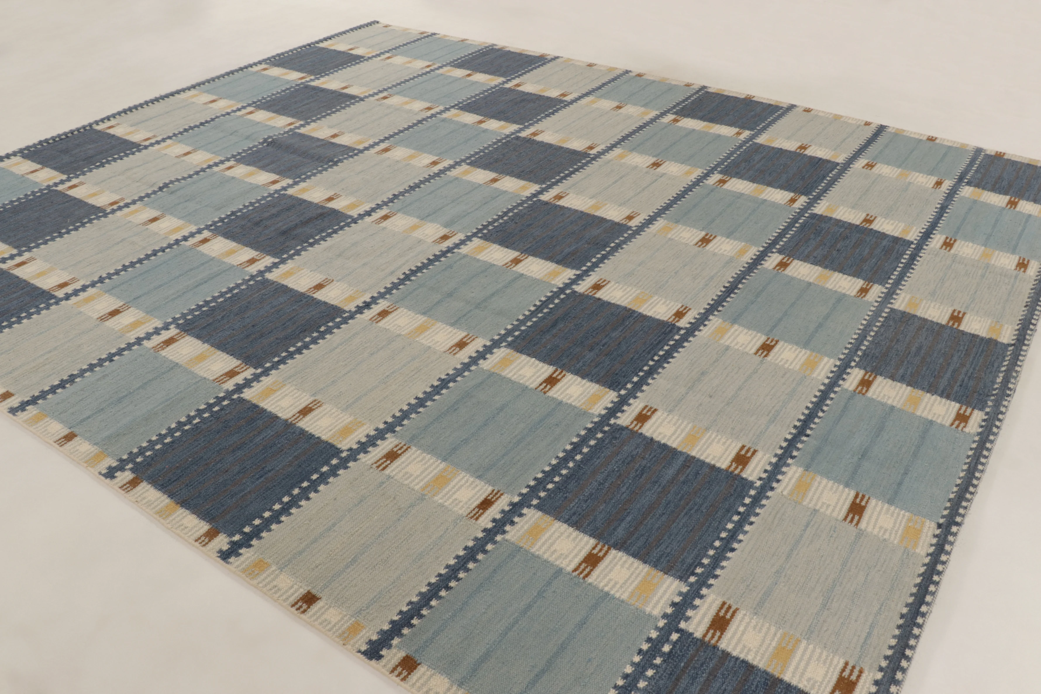Oversized Scandinavian Geometric Rug