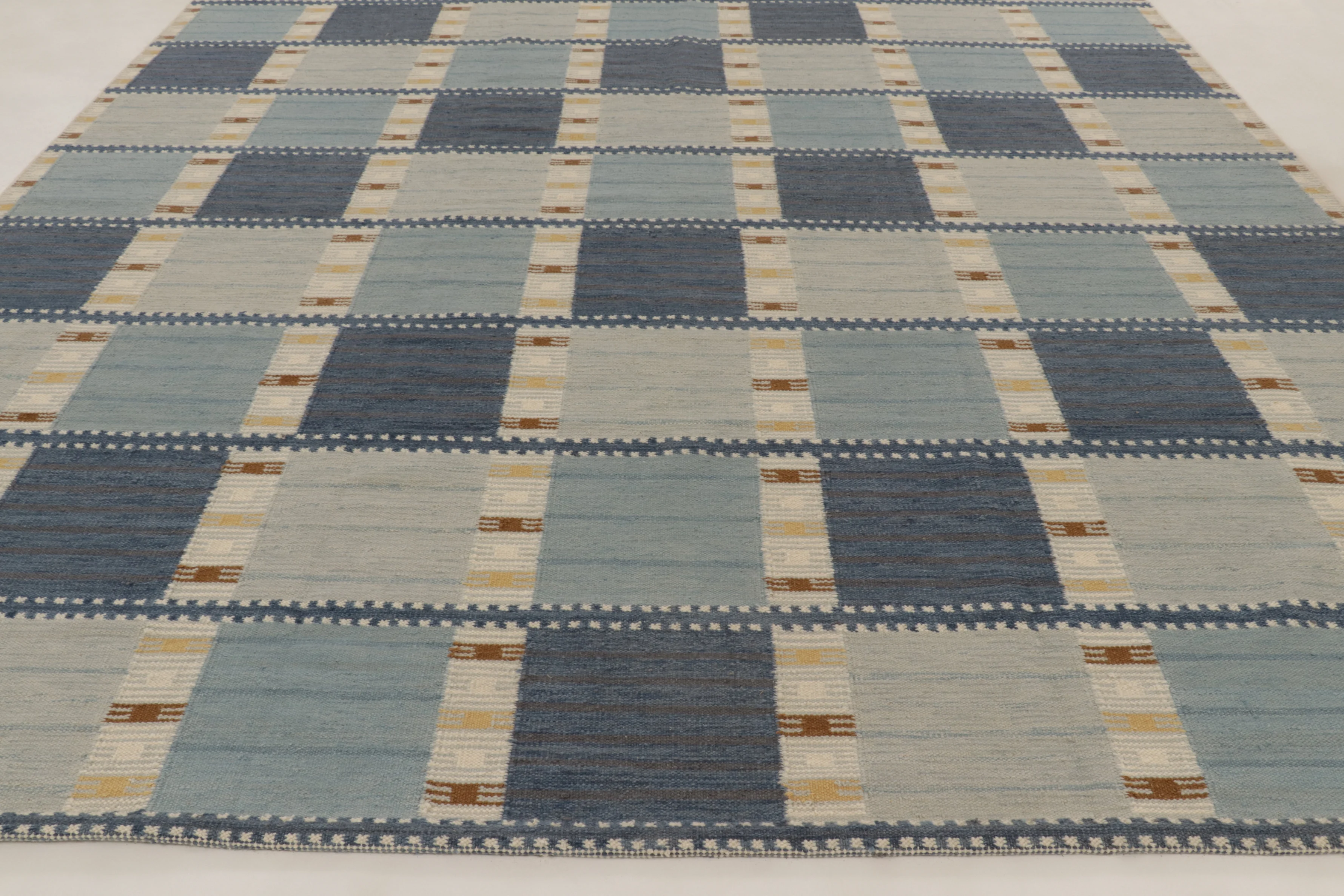 Oversized Scandinavian Geometric Rug