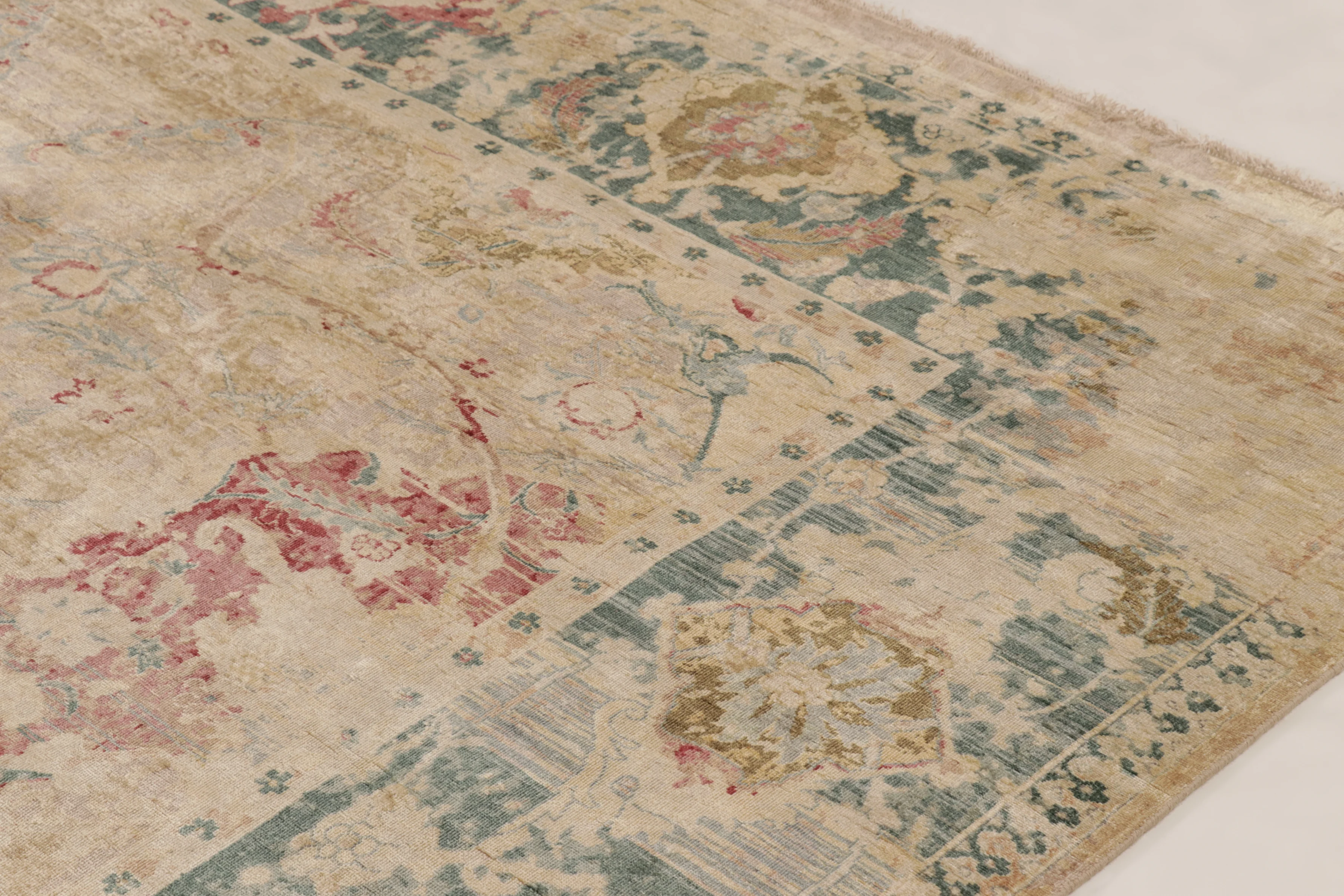 Modern Classics Floral Rug