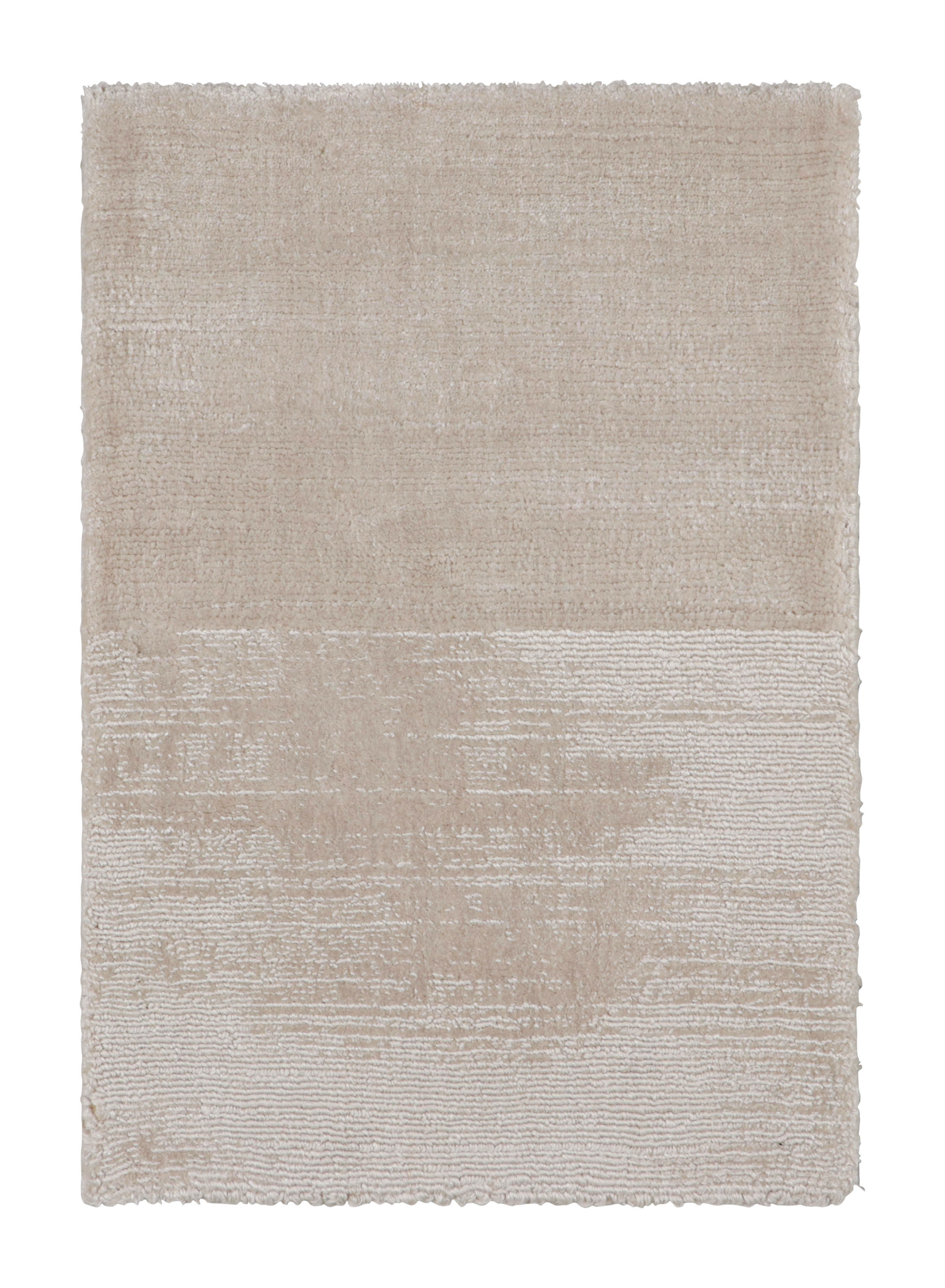 Rug & Kilim’s Contemporary Tencel Custom Rug Sample