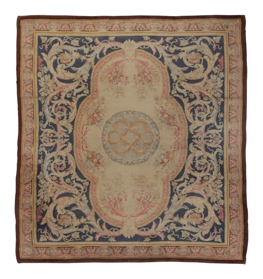 Antique Savonnerie Rug with Acanthus Leaves & Ornate Medallion - Rug & Kilim