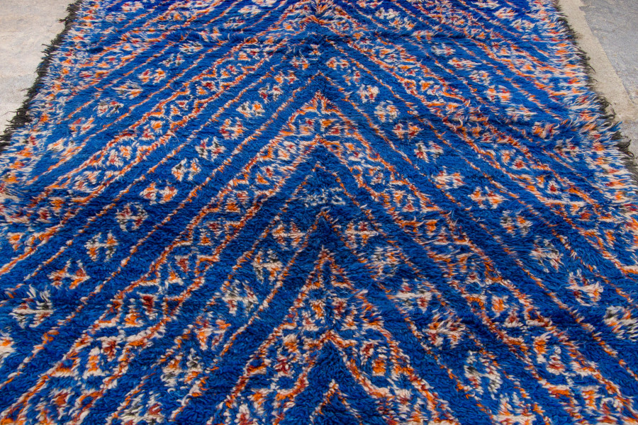Hover image of Vintage Moroccan Berber Rug with Chevron Pattern in Cobalt Blue - Rug & Kilim