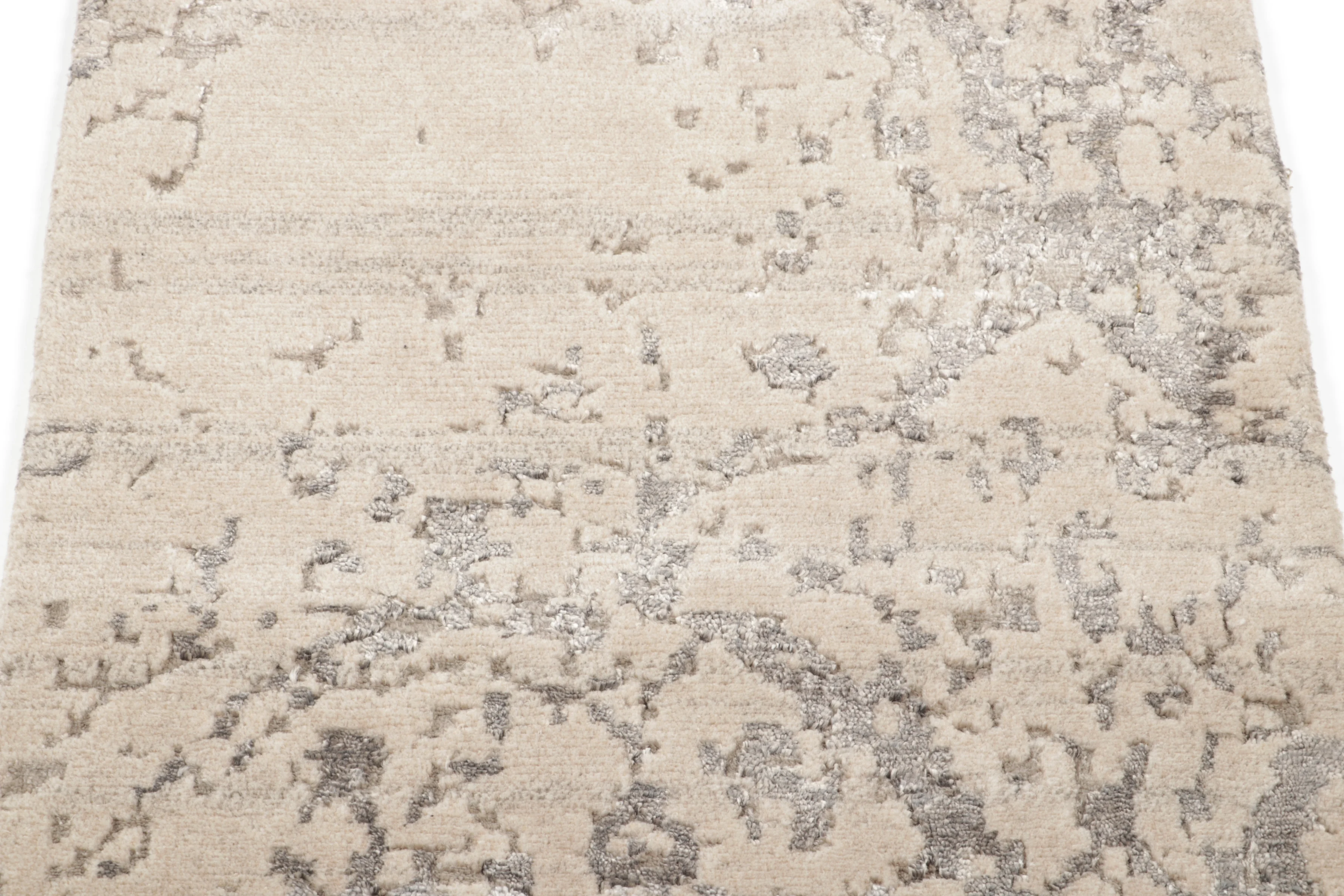 Contemporary Geometric Gift-Sized Rug