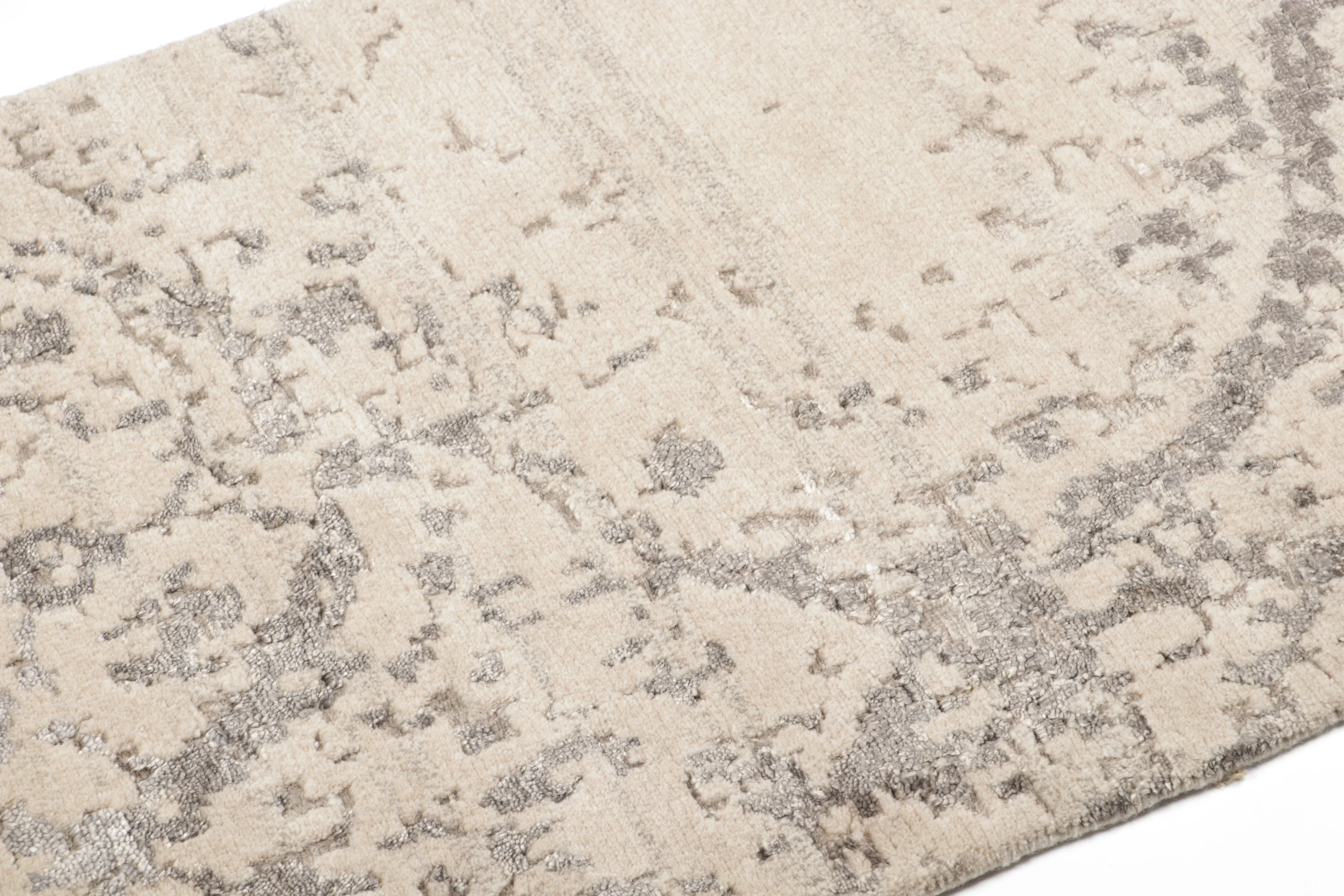 Contemporary Geometric Gift-Sized Rug