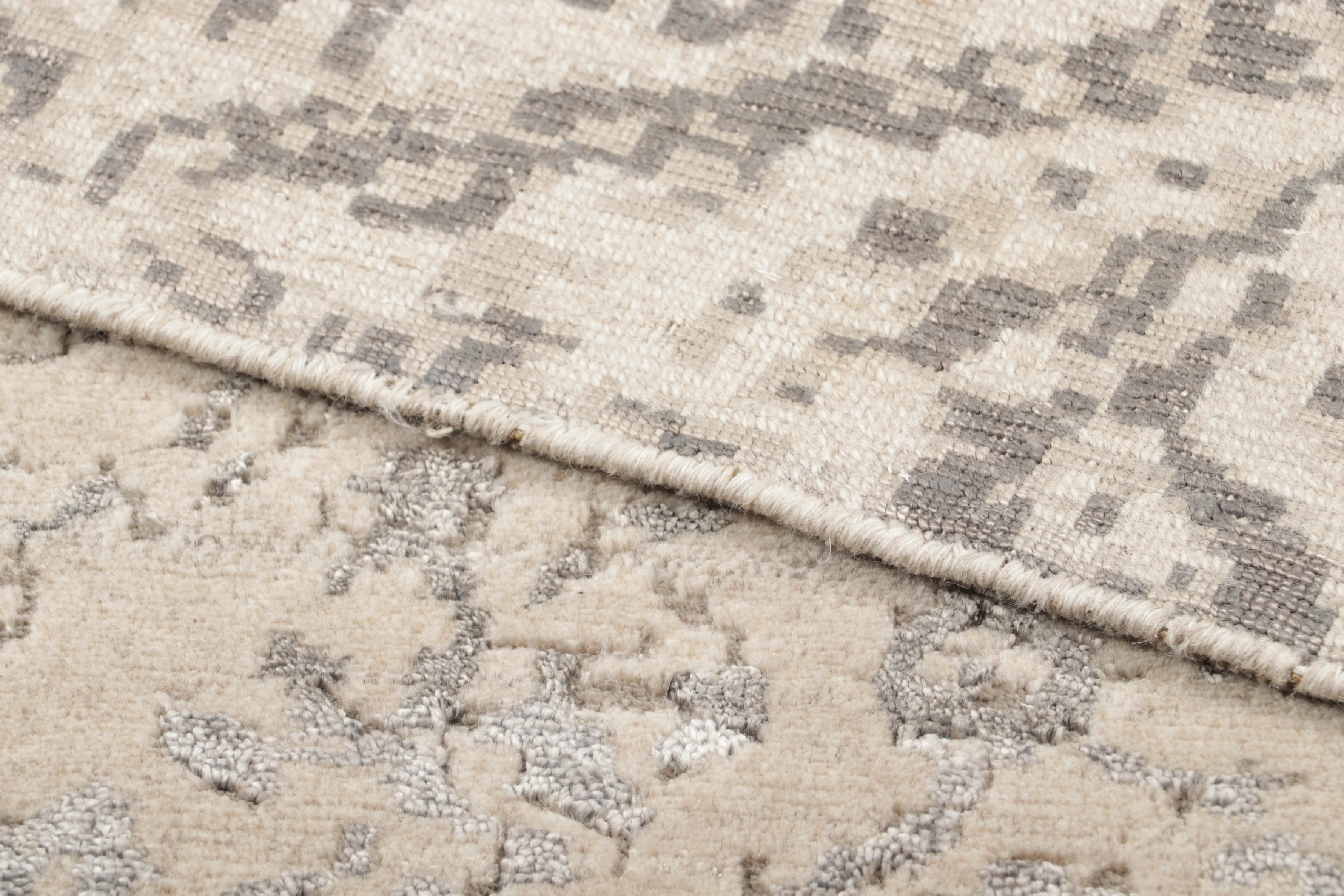 Contemporary Geometric Gift-Sized Rug