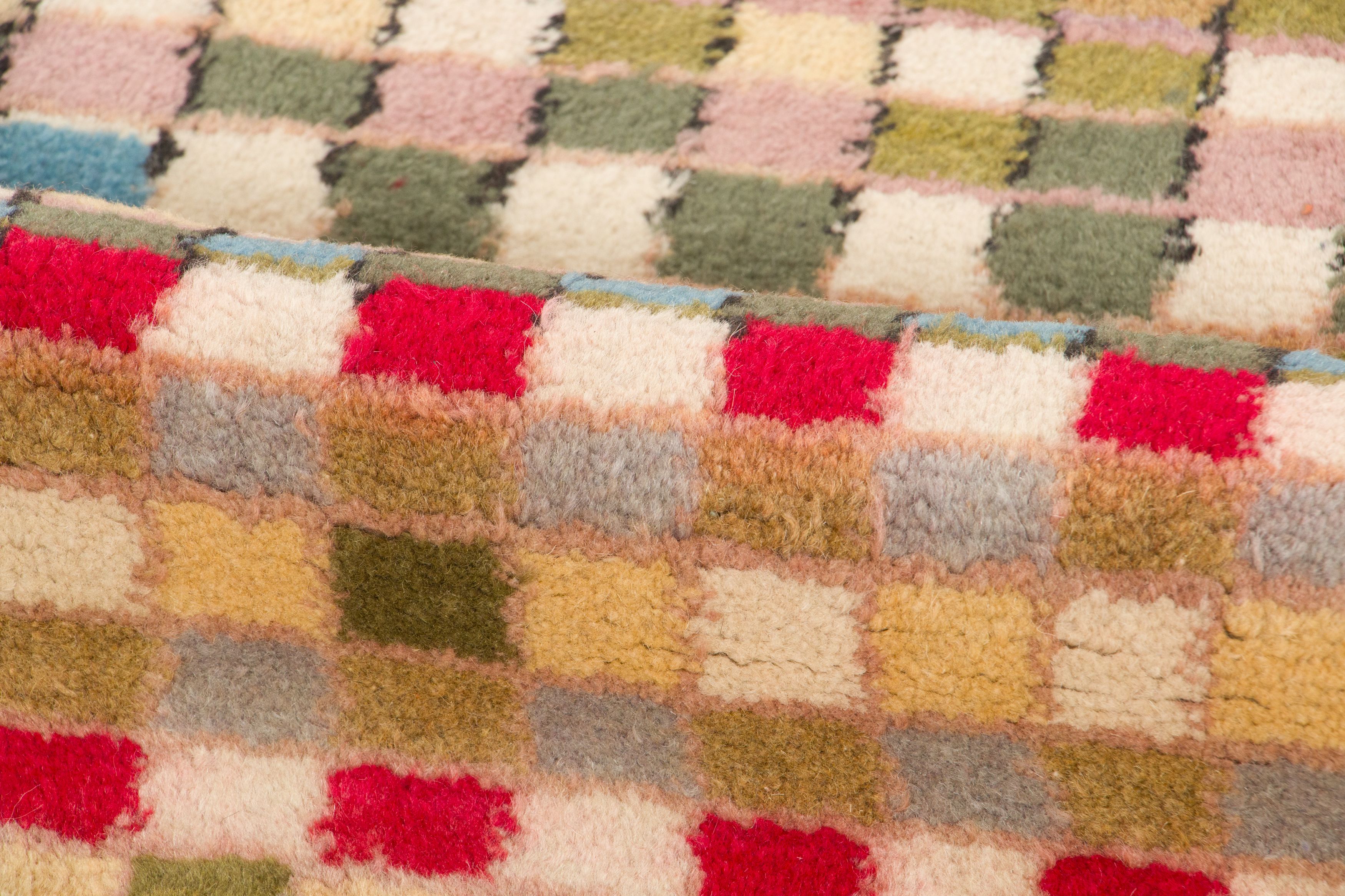 Vintage Geometric Runner