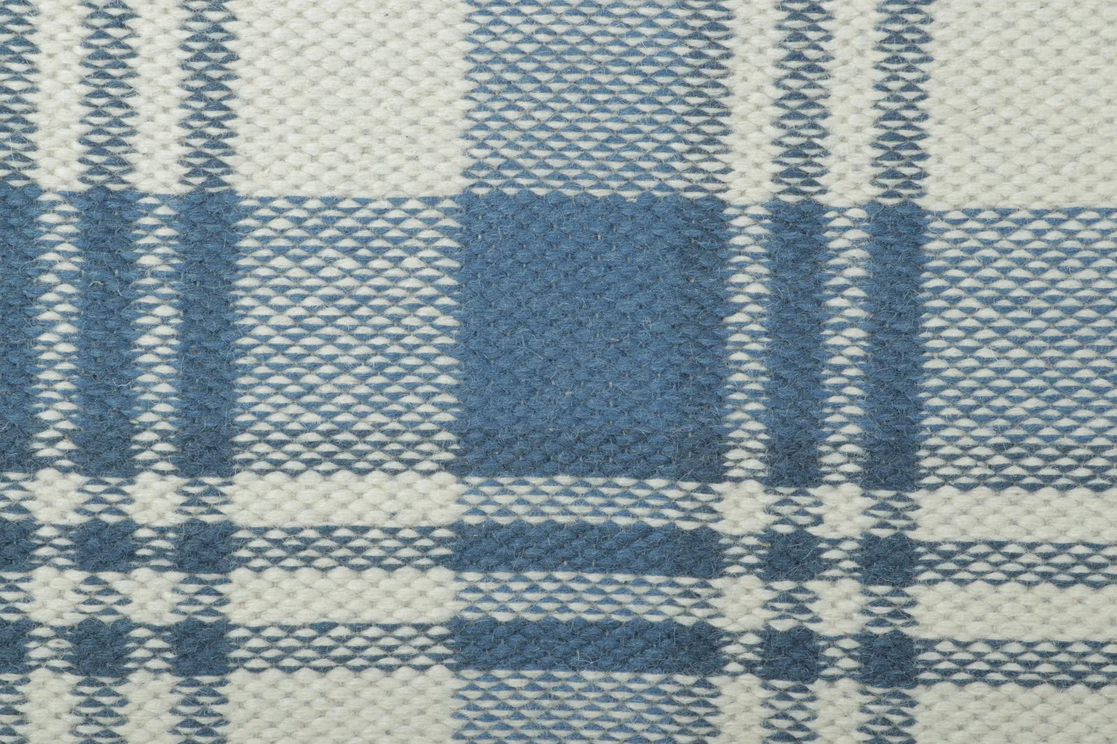 Contemporary Gift-Sized Flatweave