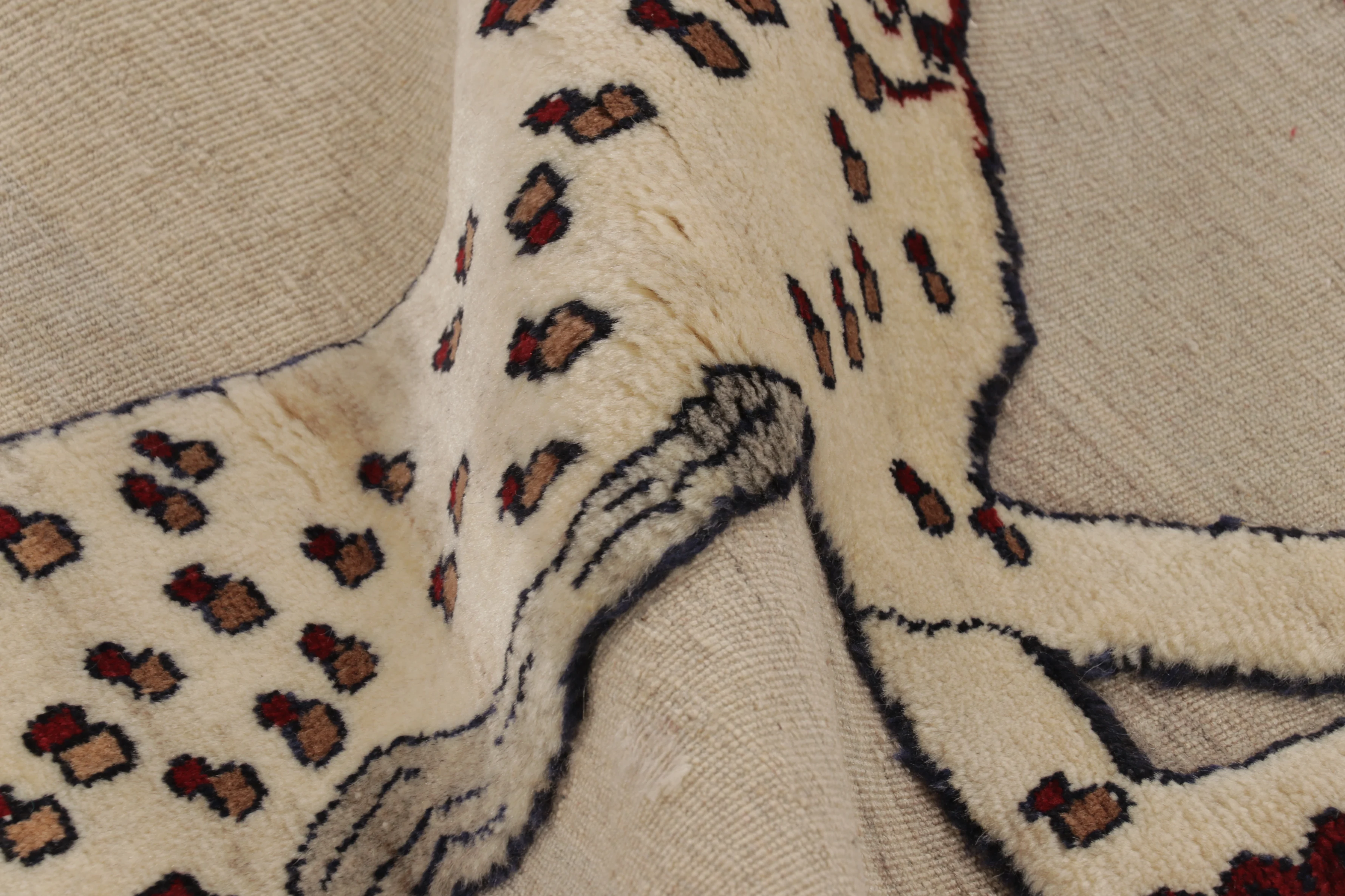 Vintage Gabbeh Pictorial Gift-Sized Rug