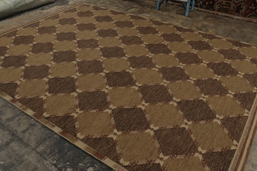 Contemporary Scandinavian Geometric Flatweave