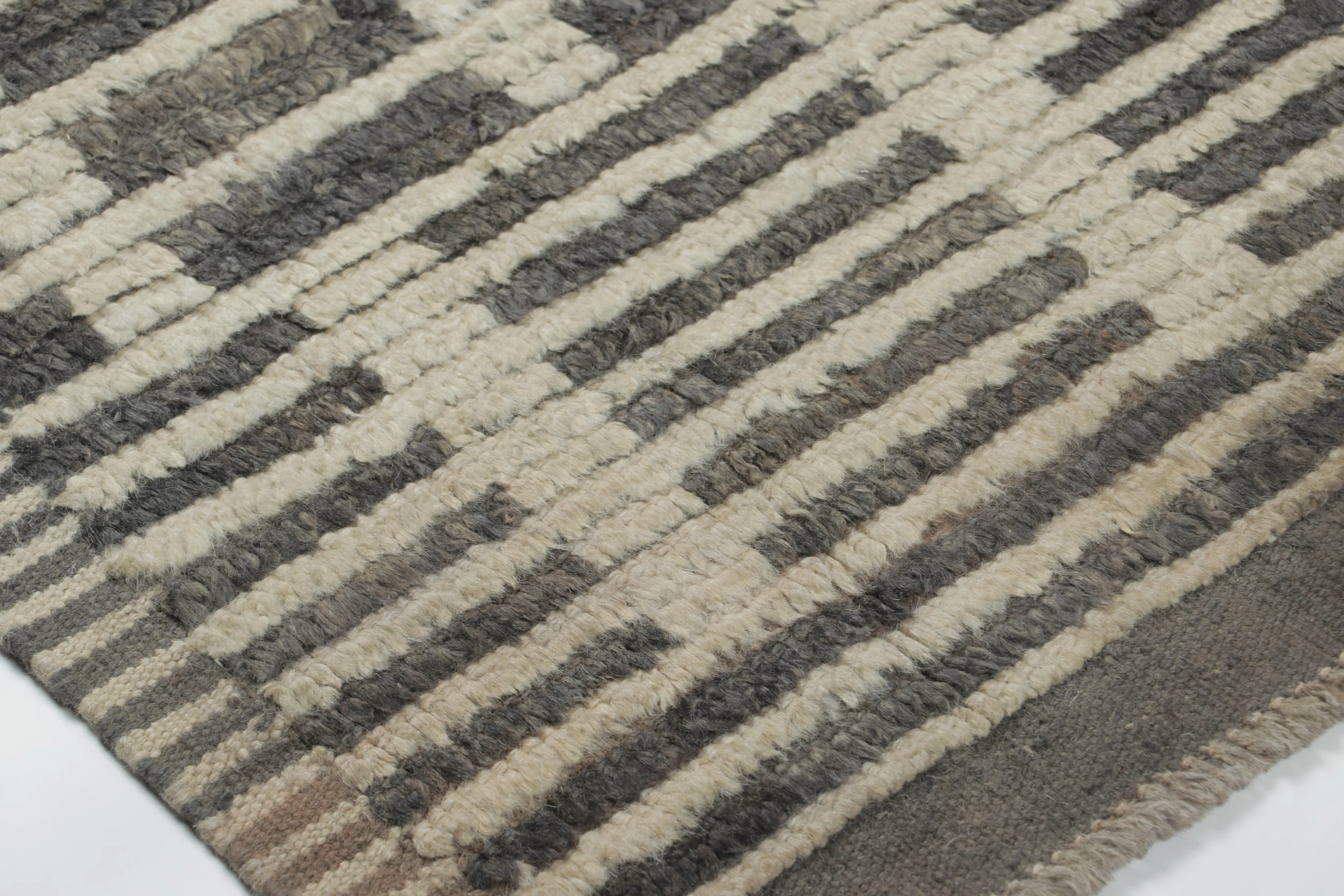 Contemporary Geometric Gift-Sized Rug