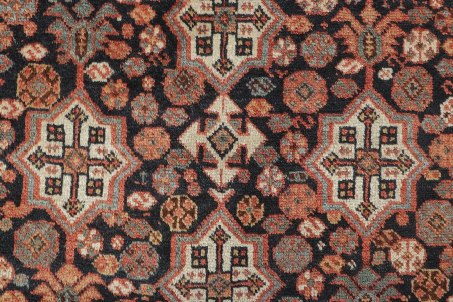 Antique Farahan Gift-Sized Square Rug