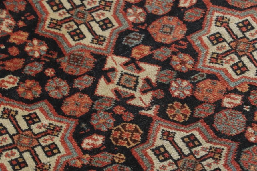 Antique Farahan Gift-Sized Square Rug