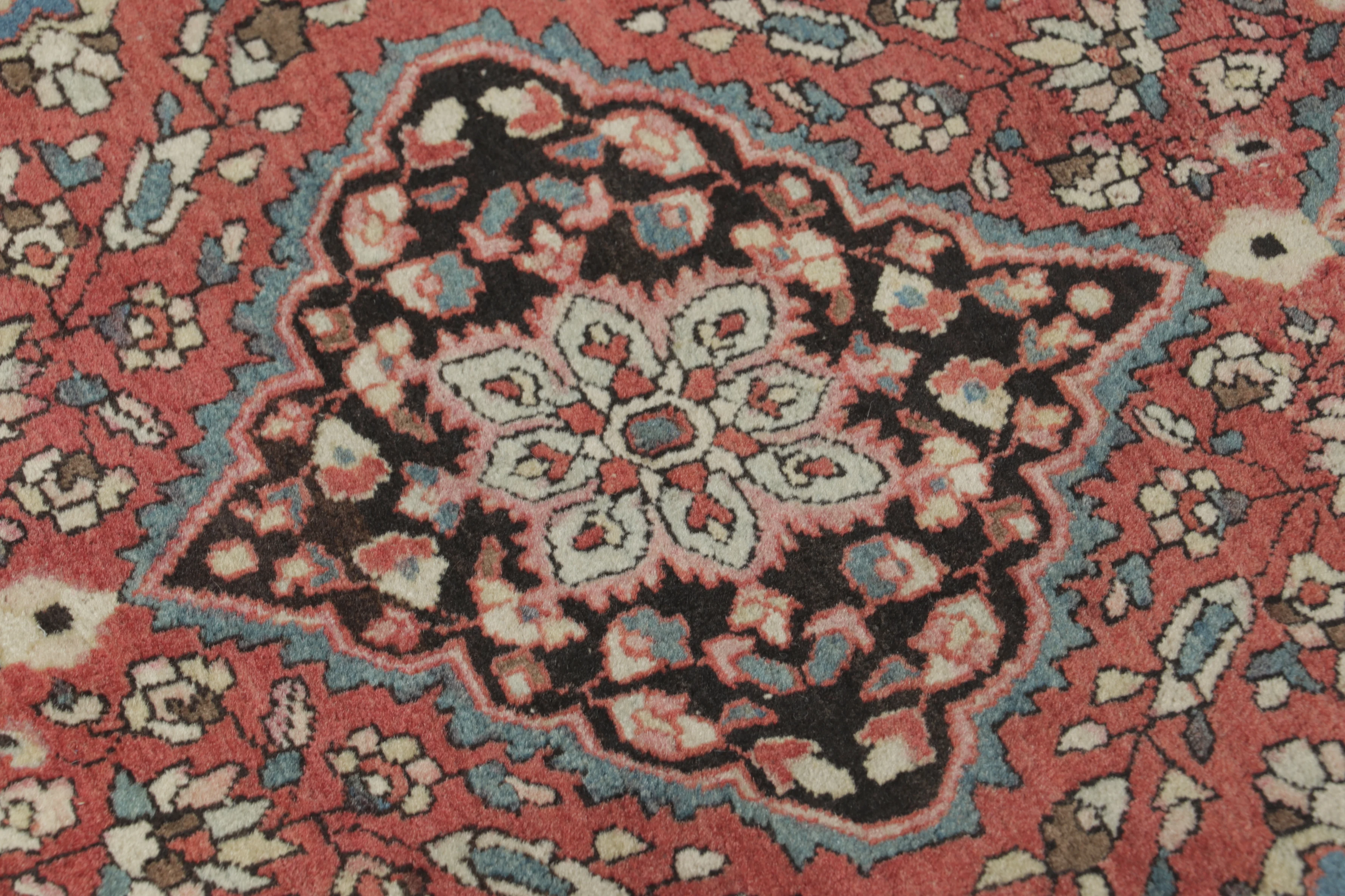 Antique Gift-Sized Farahan Rug